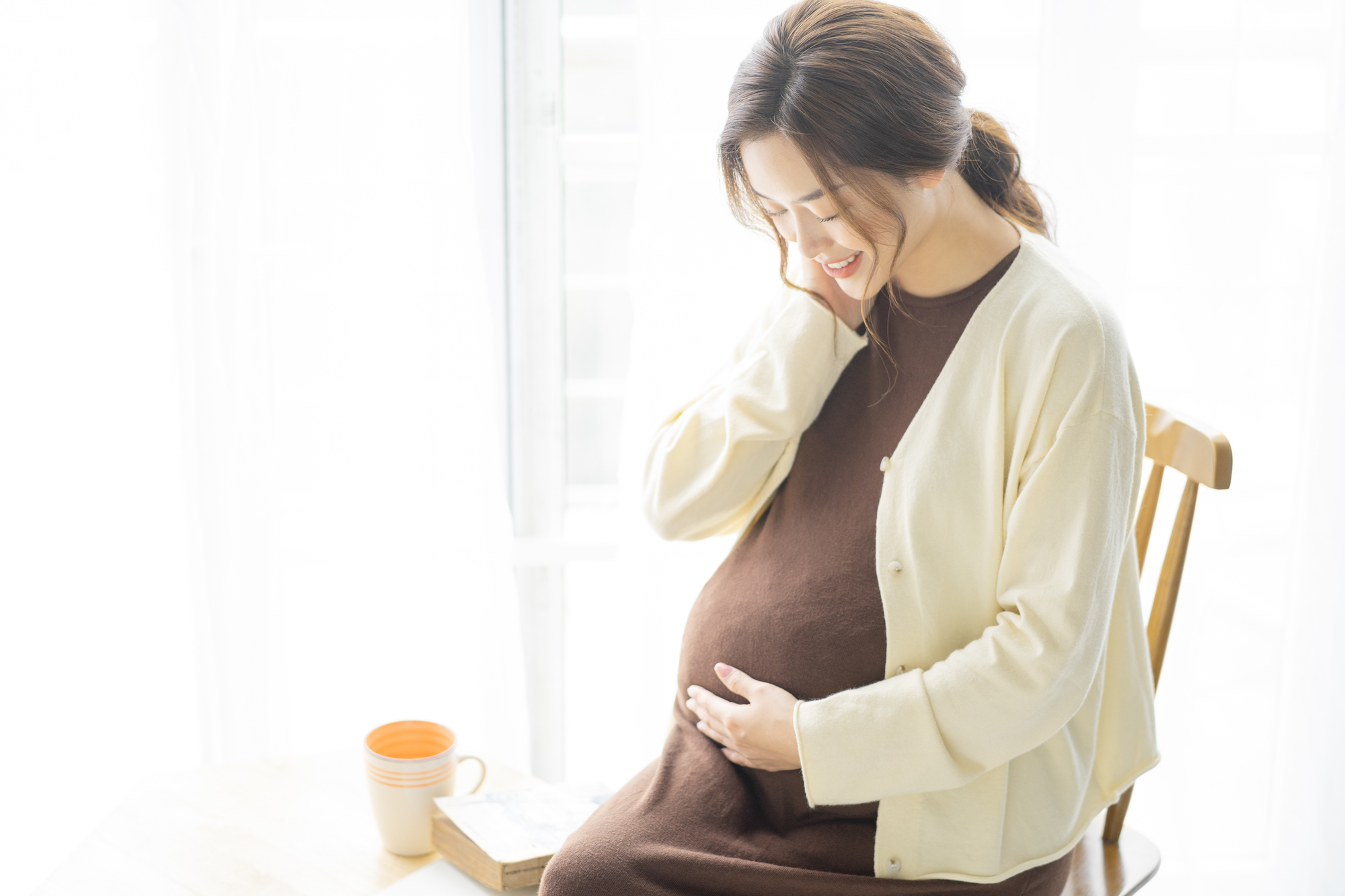 口に入るものが赤ちゃんの身体をつくる 妊婦さんが気をつけたい飲み物 民間さい帯血バンクナビ